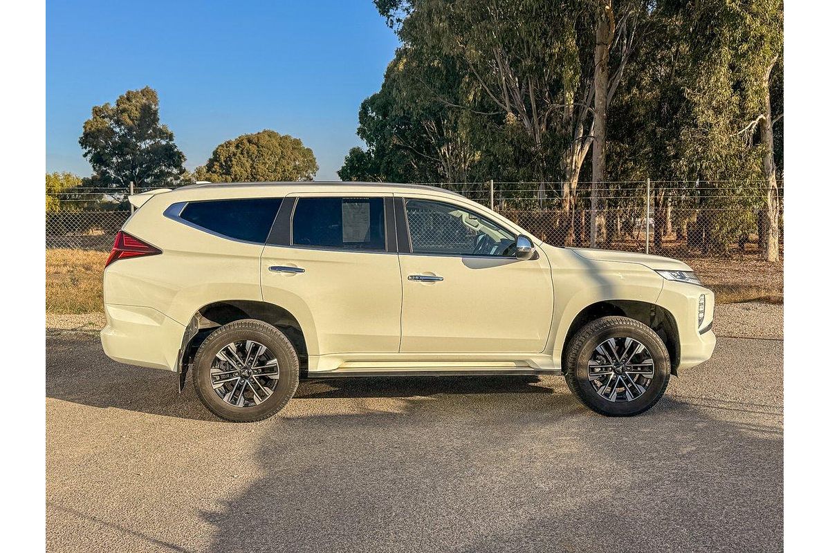 2022 Mitsubishi Pajero Sport GLS QF