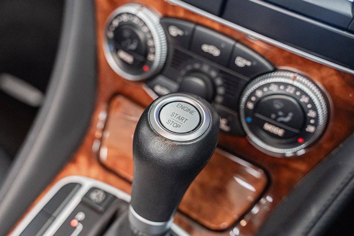 2009 Mercedes-Benz SL-Class SL350 R230