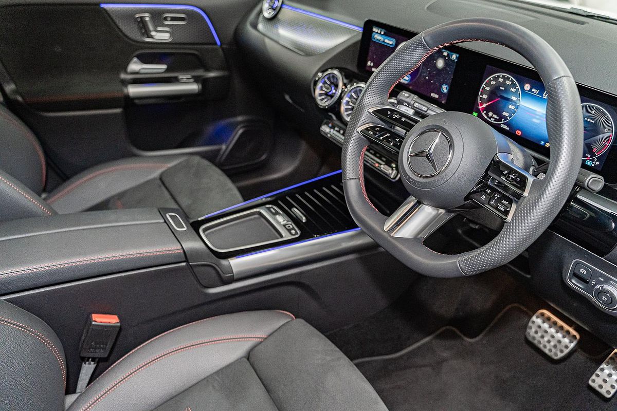 2025 Mercedes-Benz GLA-Class GLA200 H247