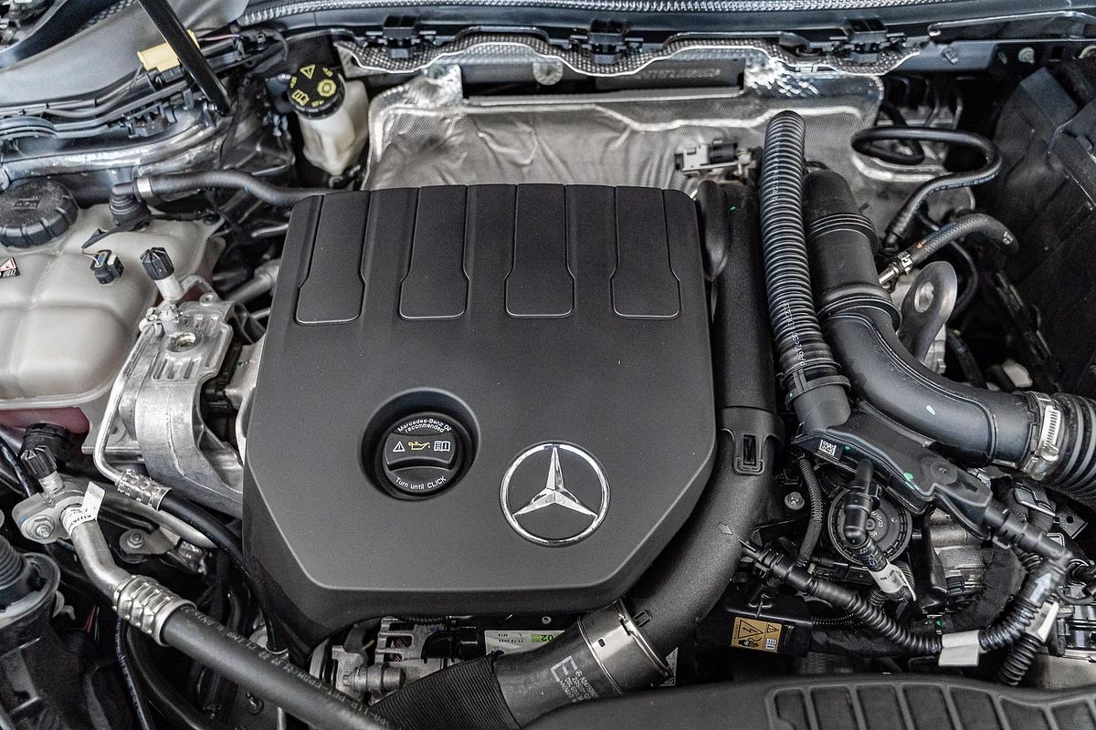 2025 Mercedes-Benz GLA-Class GLA200 H247
