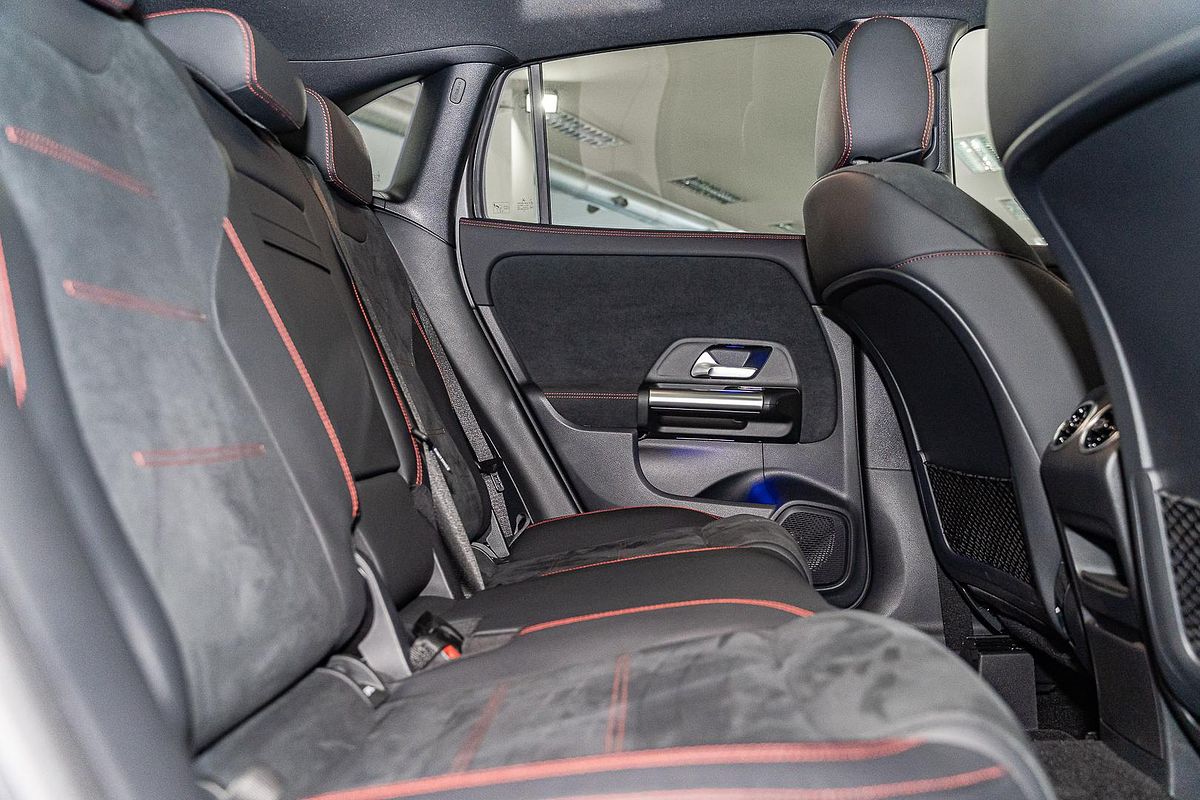 2025 Mercedes-Benz GLA-Class GLA200 H247
