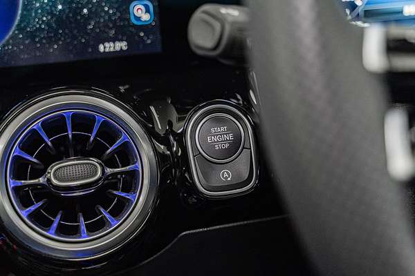 2025 Mercedes-Benz GLA-Class GLA200 H247
