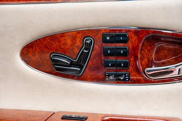 2004 Maybach 57 240
