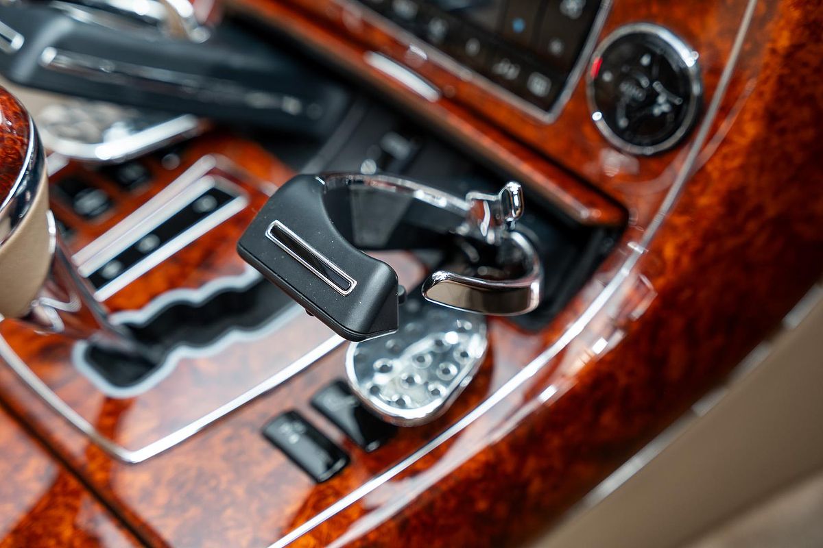 2004 Maybach 57 240