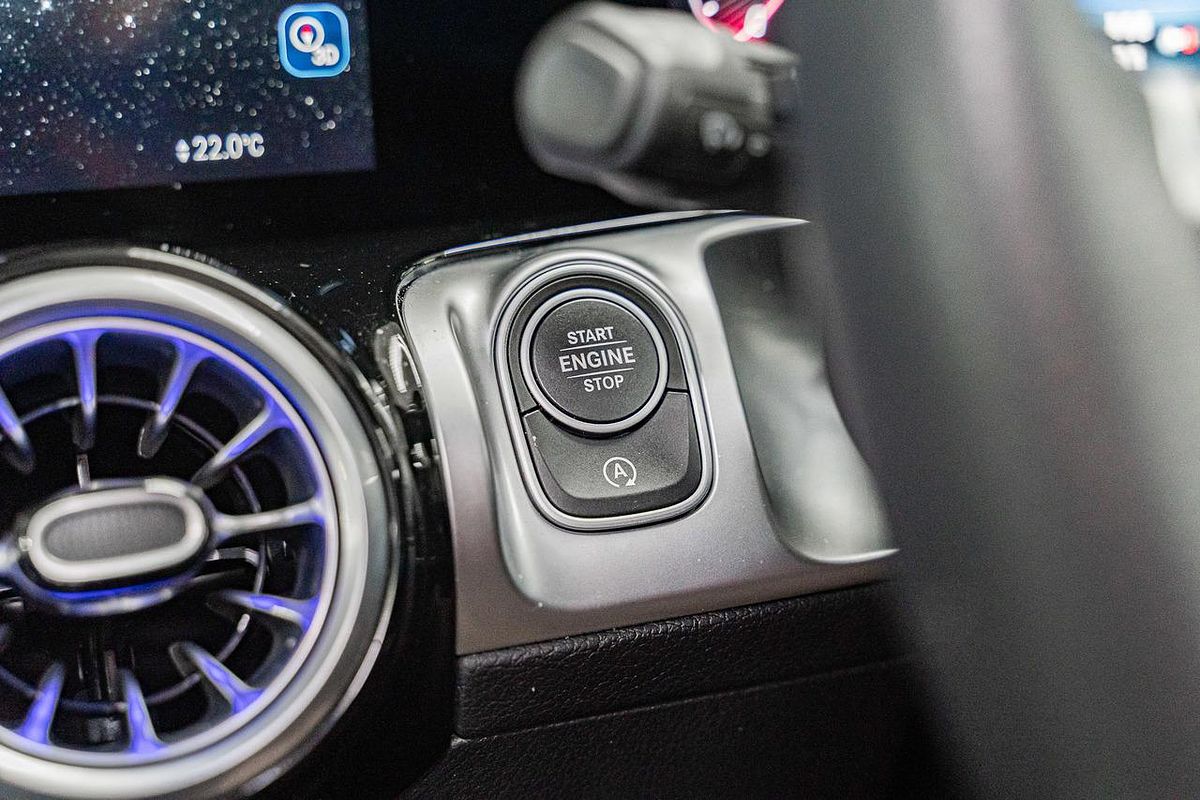 2024 Mercedes-Benz GLB-Class GLB200 X247