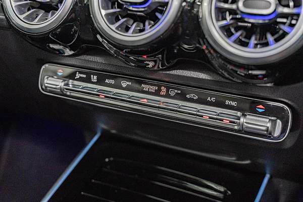 2024 Mercedes-Benz GLB-Class GLB200 X247