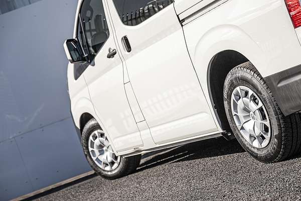 2025 Toyota Hiace GDH300R LWB