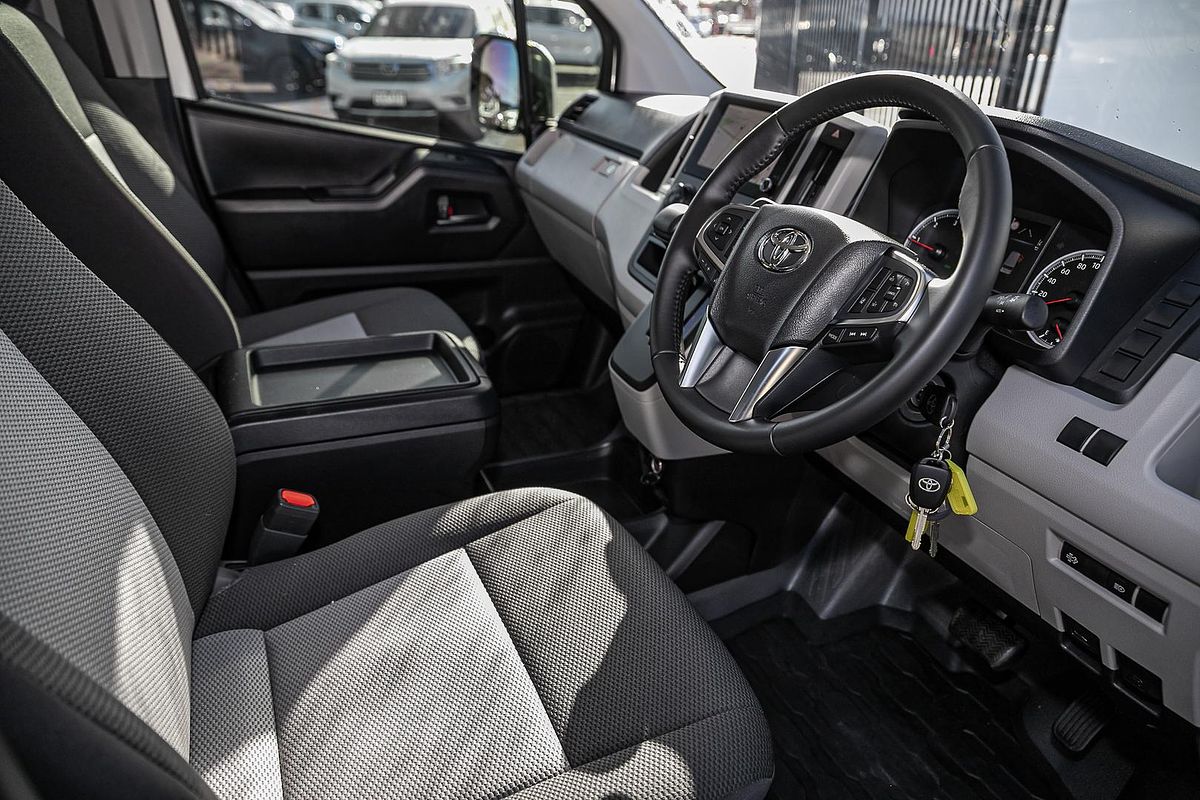 2025 Toyota Hiace GDH300R LWB