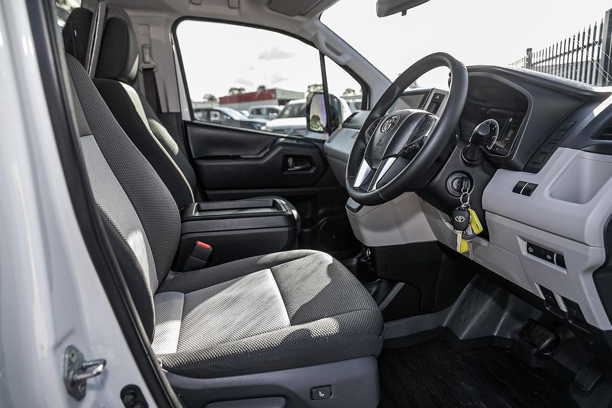 2025 Toyota Hiace GDH300R LWB