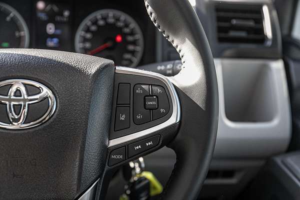 2025 Toyota Hiace GDH300R LWB