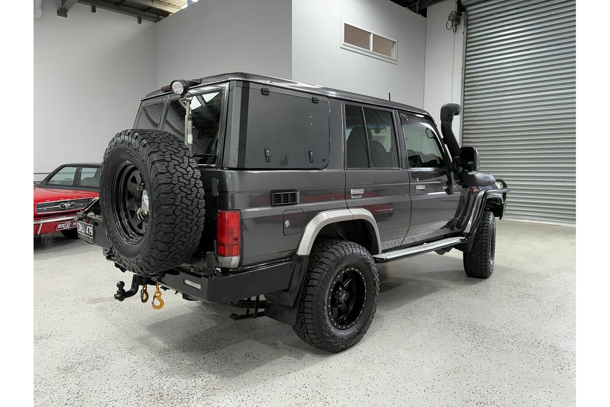 2012 Toyota Landcruiser GXL VDJ76R