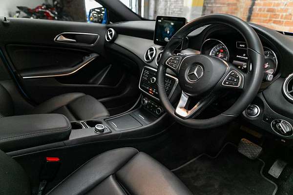 2017 Mercedes-Benz GLA-Class GLA180 X156