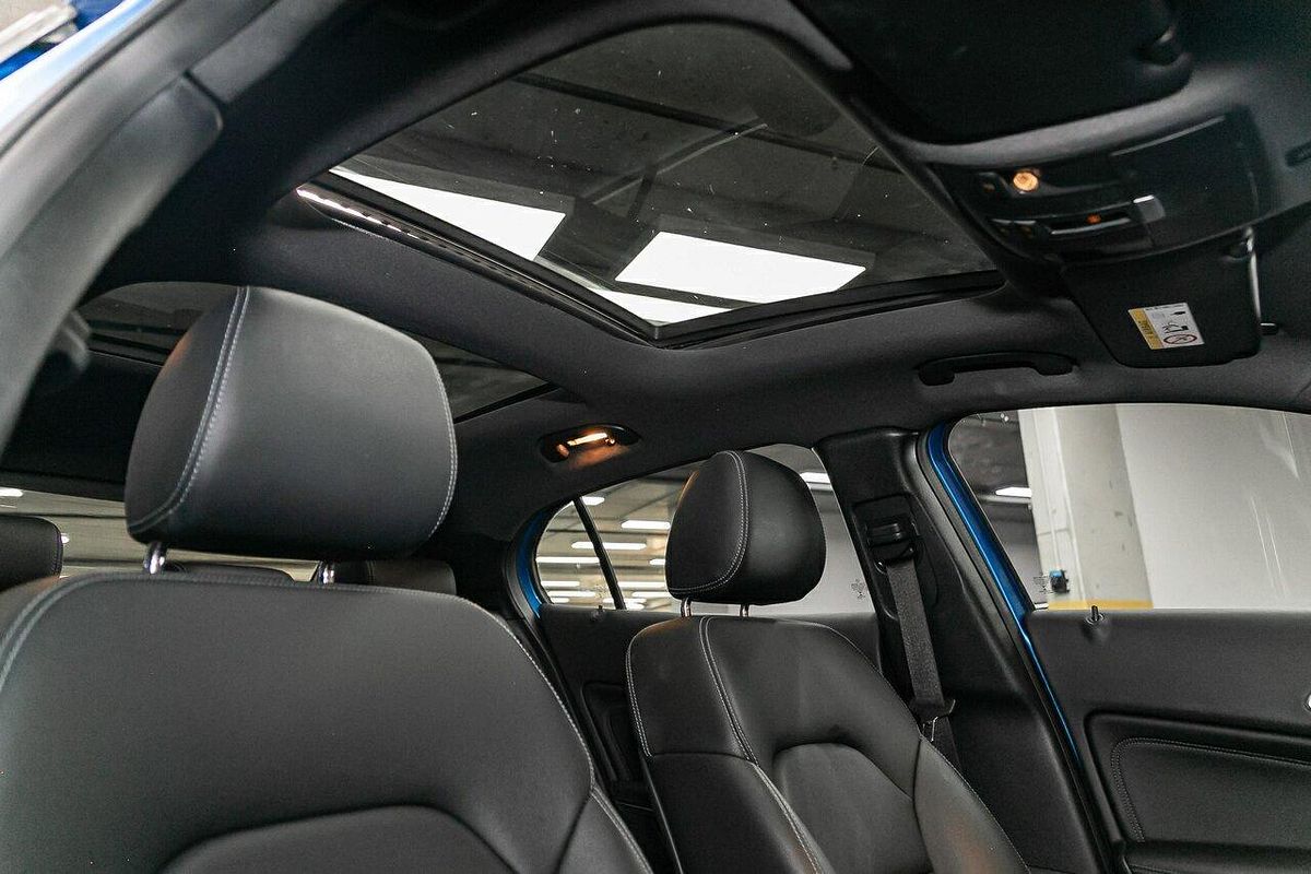 2017 Mercedes-Benz GLA-Class GLA180 X156
