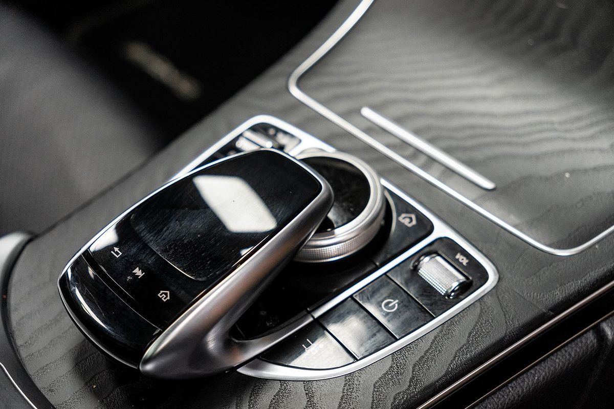 2019 Mercedes-Benz C-Class C200 C205
