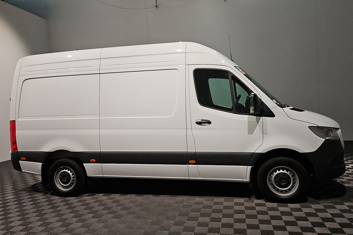 2024 Mercedes-Benz Sprinter 415CDI VS30