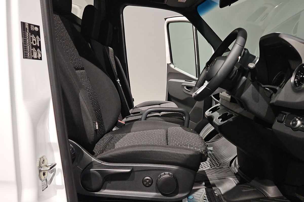 2024 Mercedes-Benz Sprinter 415CDI VS30