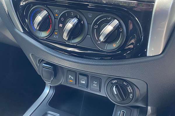 2024 Nissan Navara ST D23 4X4