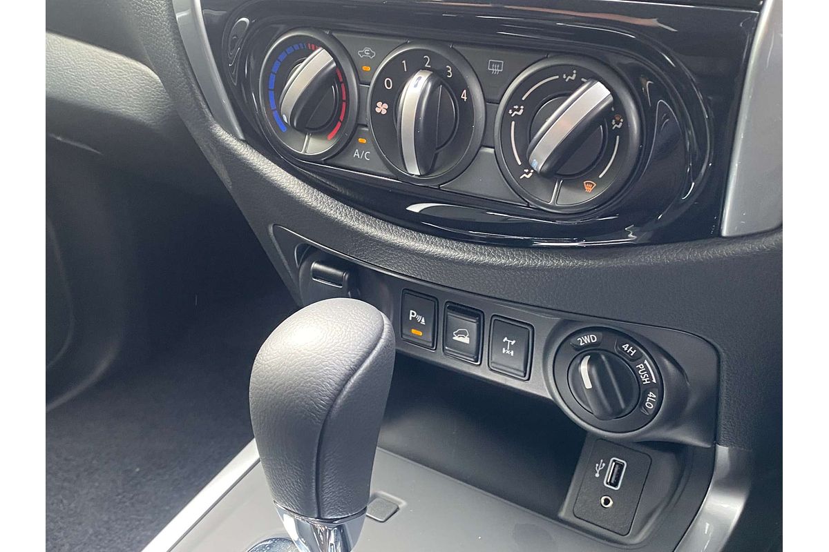 2024 Nissan Navara ST D23 4X4