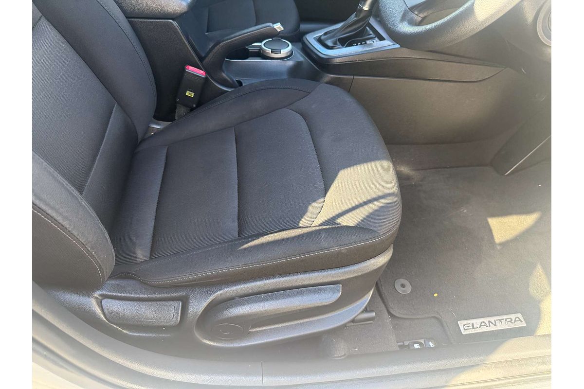 2017 Hyundai Elantra Active AD