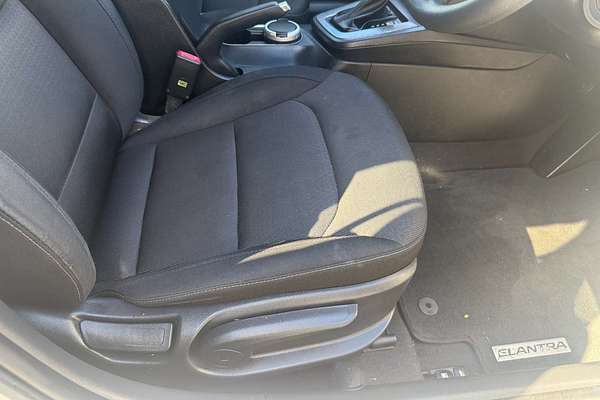 2017 Hyundai Elantra Active AD