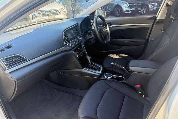 2017 Hyundai Elantra Active AD