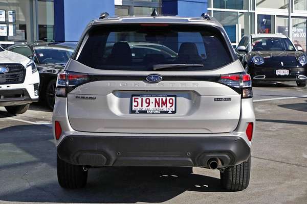 2025 Subaru Forester Hybrid Touring S6