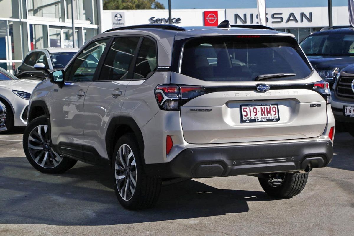 2025 Subaru Forester Hybrid Touring S6