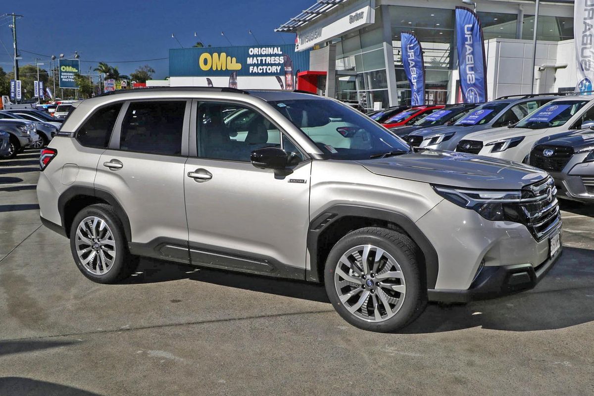 2025 Subaru Forester Hybrid Touring S6