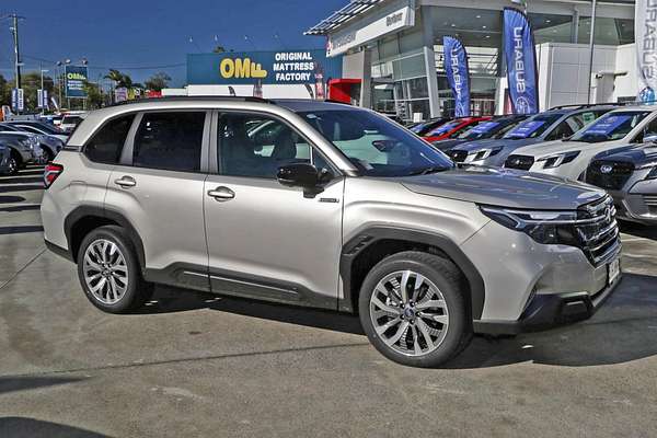 2025 Subaru Forester Hybrid Touring S6