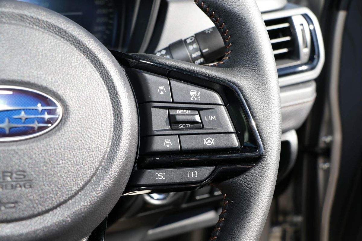 2025 Subaru Forester Hybrid Touring S6