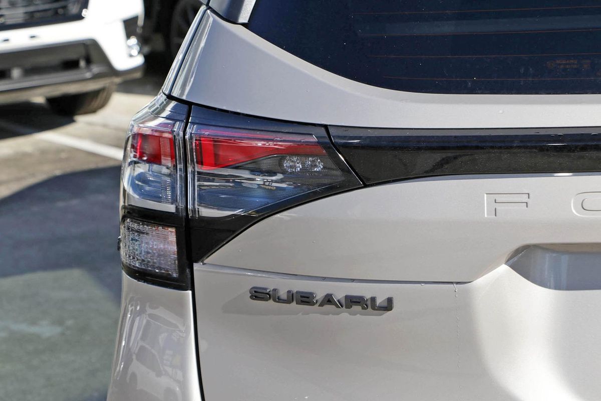 2025 Subaru Forester Hybrid Touring S6