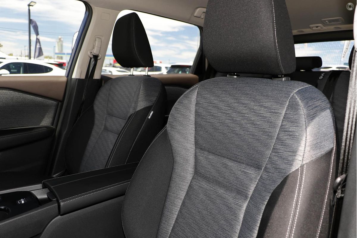 2025 Nissan X-TRAIL ST T33