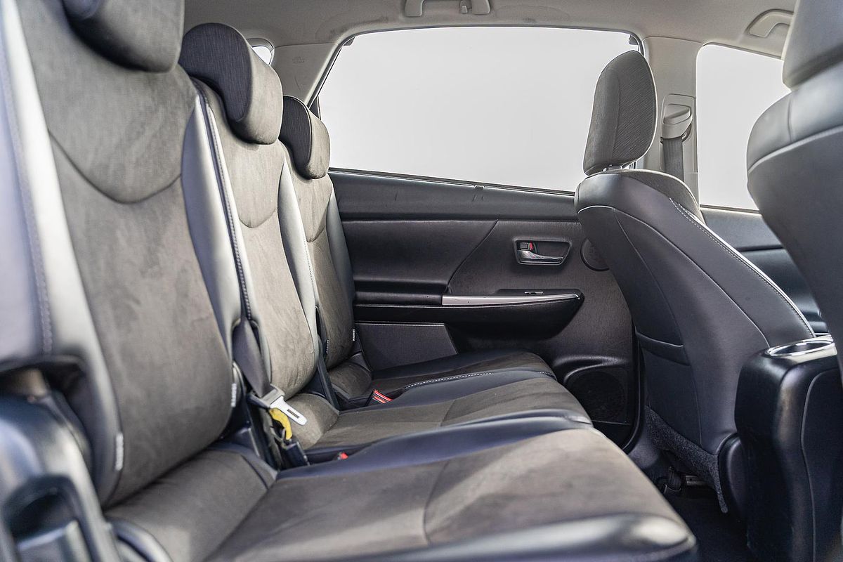 2018 Toyota Prius V ZVW40R