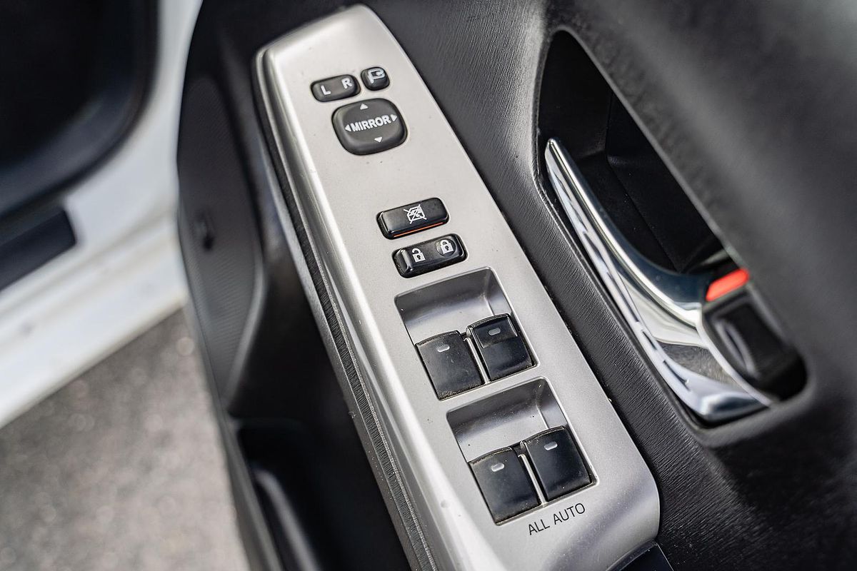 2018 Toyota Prius V ZVW40R