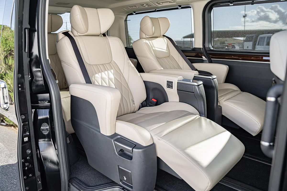 2024 Toyota Granvia VX GDH303R