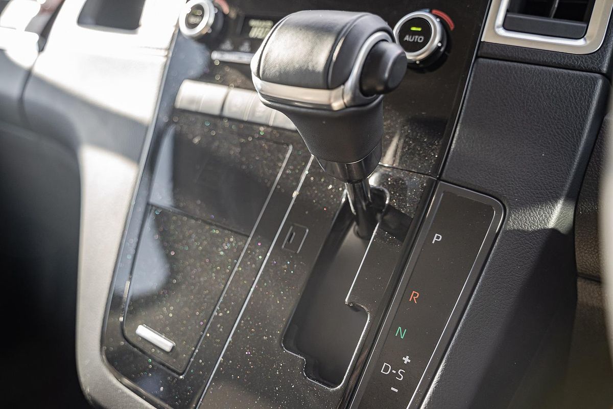 2024 Toyota Granvia VX GDH303R