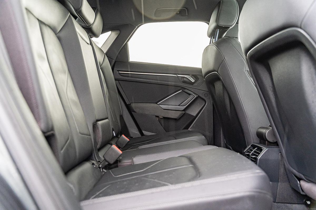 2020 Audi Q3 40 TFSI S line F3