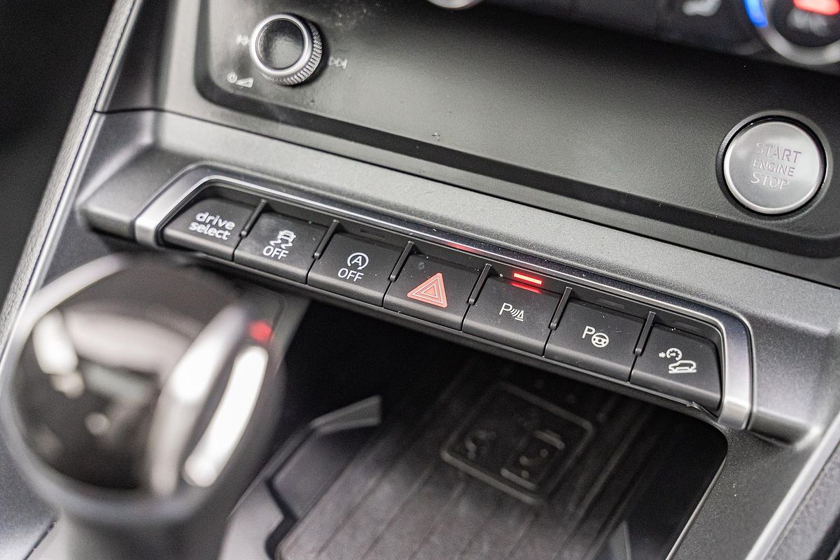 2020 Audi Q3 40 TFSI S line F3