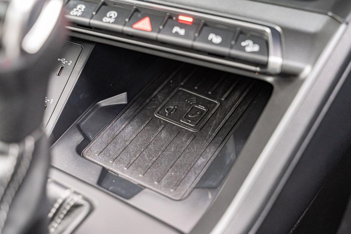 2020 Audi Q3 40 TFSI S line F3