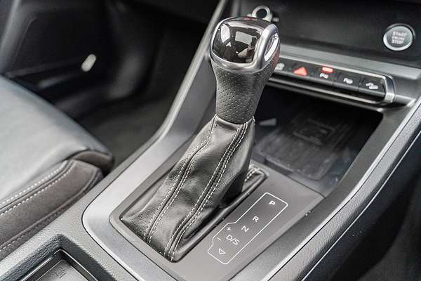 2020 Audi Q3 40 TFSI S line F3