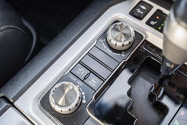 2020 Toyota Landcruiser Sahara VDJ200R
