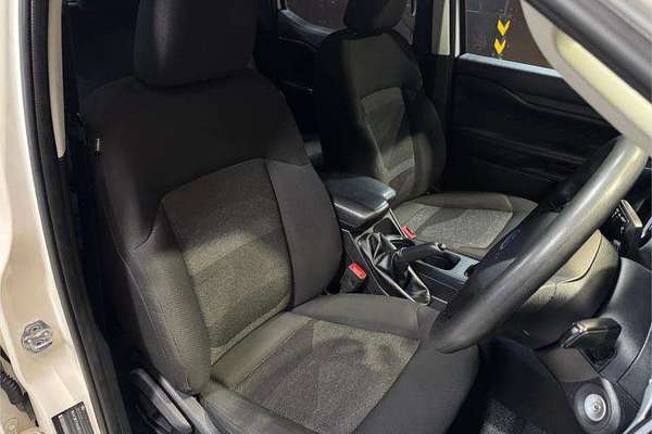 2022 Ford Ranger XL  4X4 2.0L