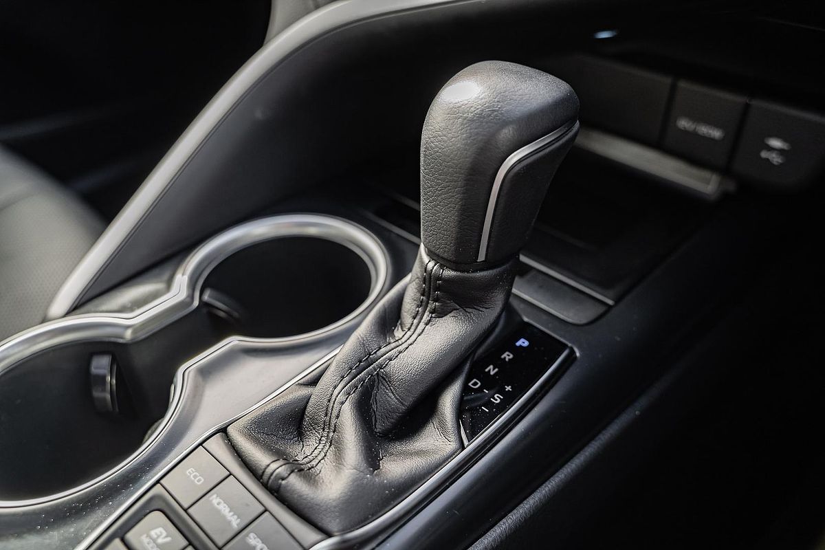 2020 Toyota Camry SL AXVH70R