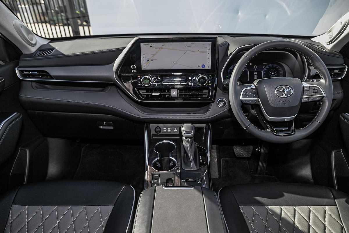 2024 Toyota Kluger Grande AXUH78R