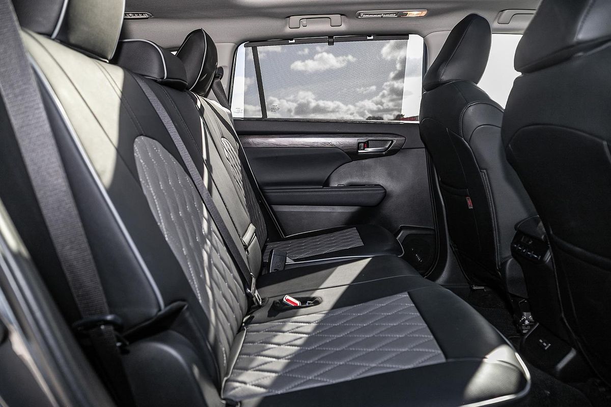 2024 Toyota Kluger Grande AXUH78R