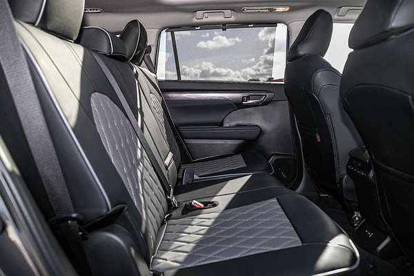 2024 Toyota Kluger Grande AXUH78R