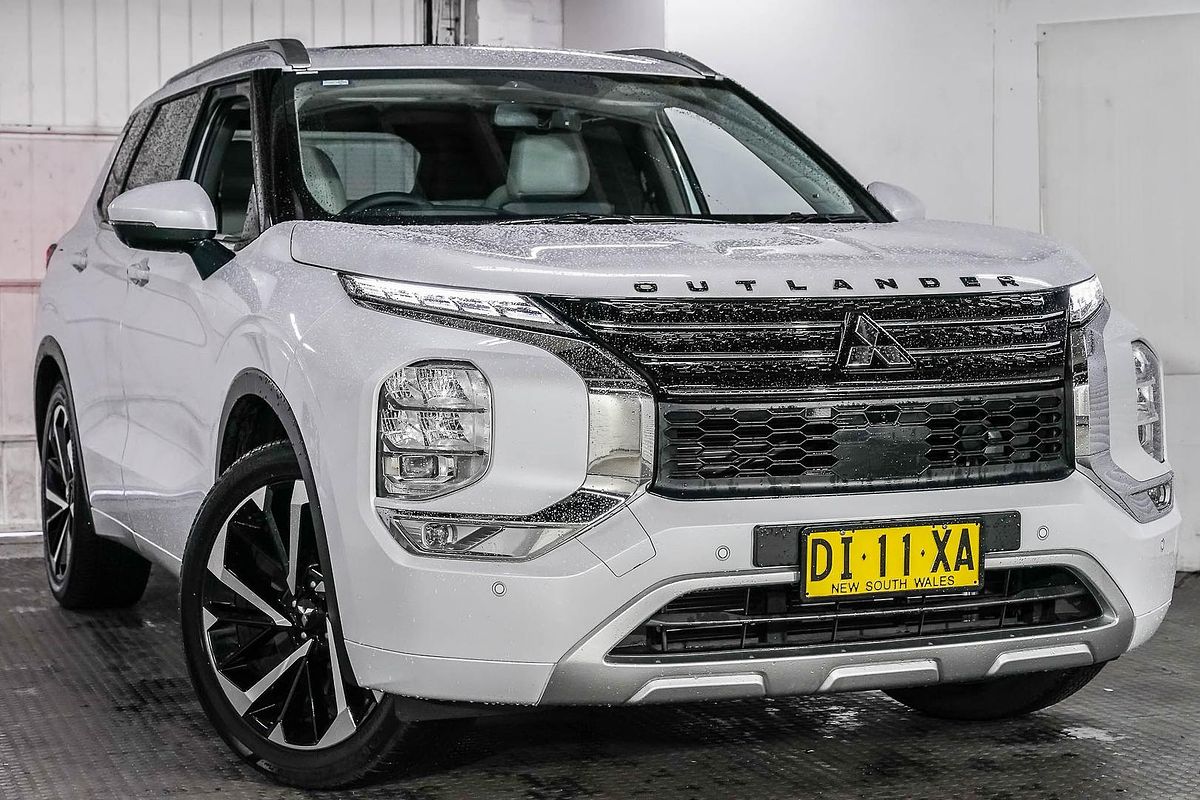 2024 Mitsubishi Outlander Exceed ZM