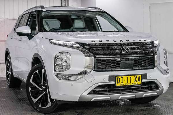 2024 Mitsubishi Outlander Exceed ZM