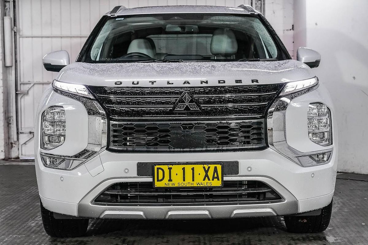 2024 Mitsubishi Outlander Exceed ZM
