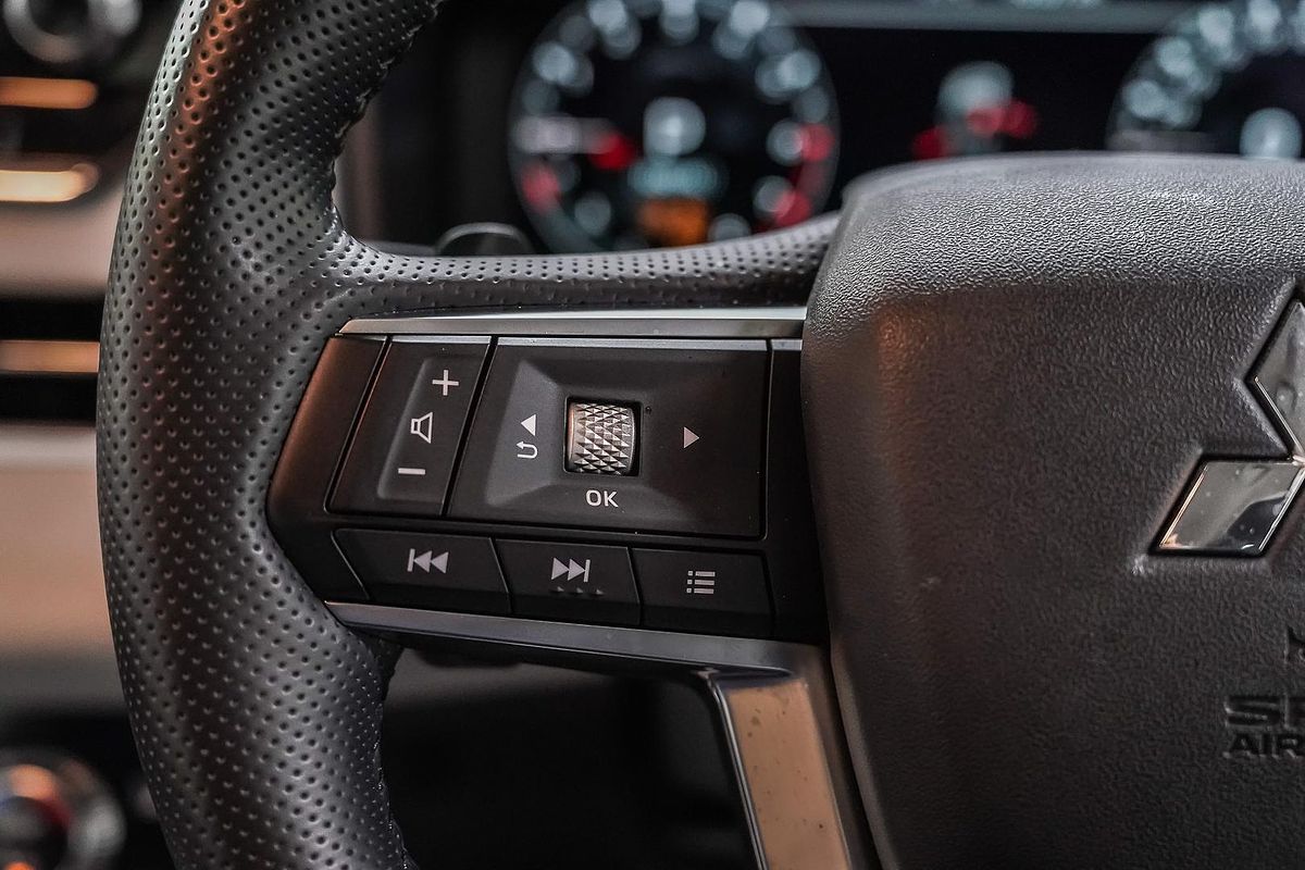 2024 Mitsubishi Outlander Exceed ZM